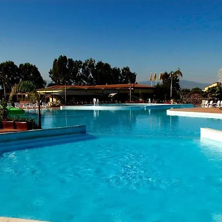 Minerva Club & Golf 4*